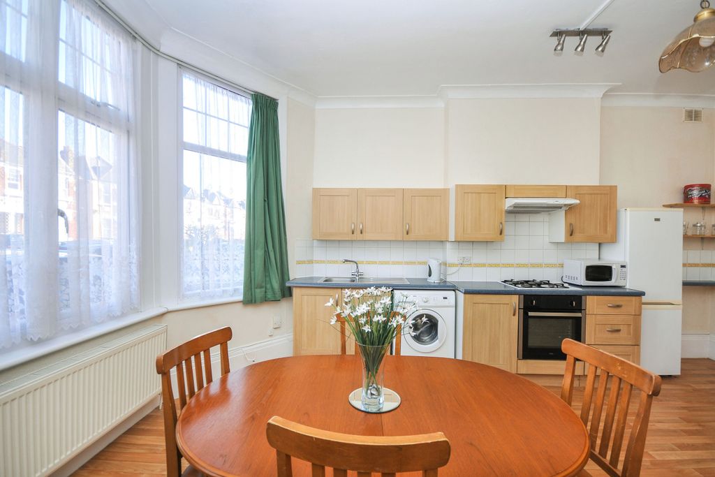 Property photo 1 of 8 Dining Area