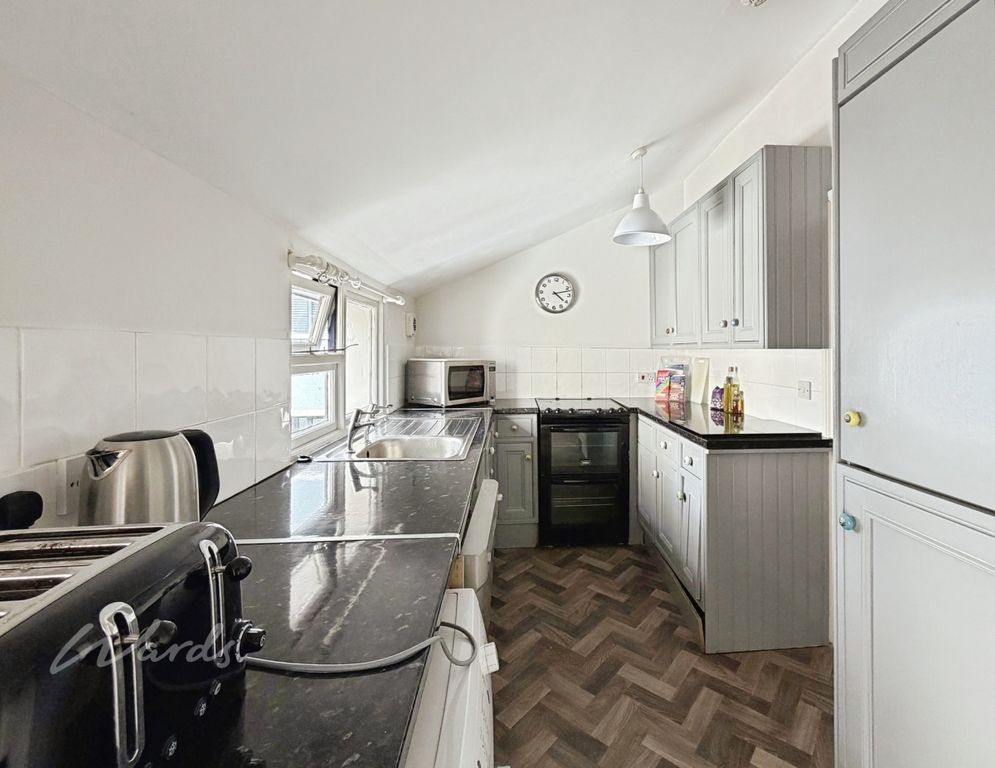 Property photo 2 of 11 Albion 9 Kitchen Use
