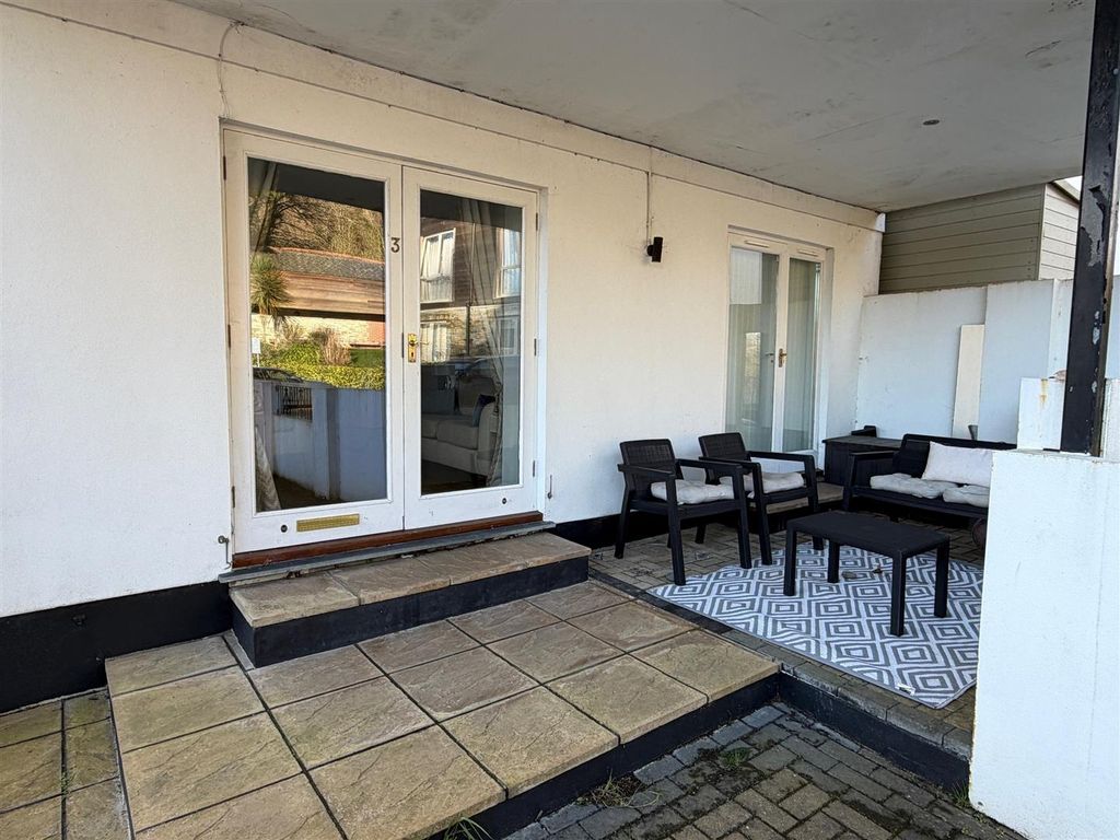 Property photo 3 of 14 Terrace.Jpg