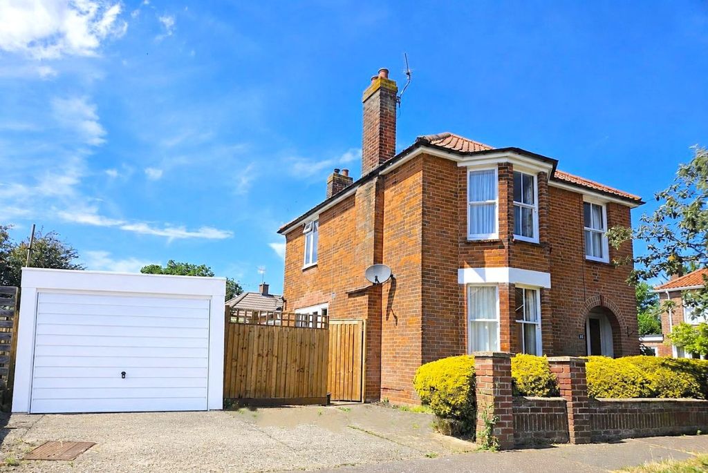 Property photo 1 of 18