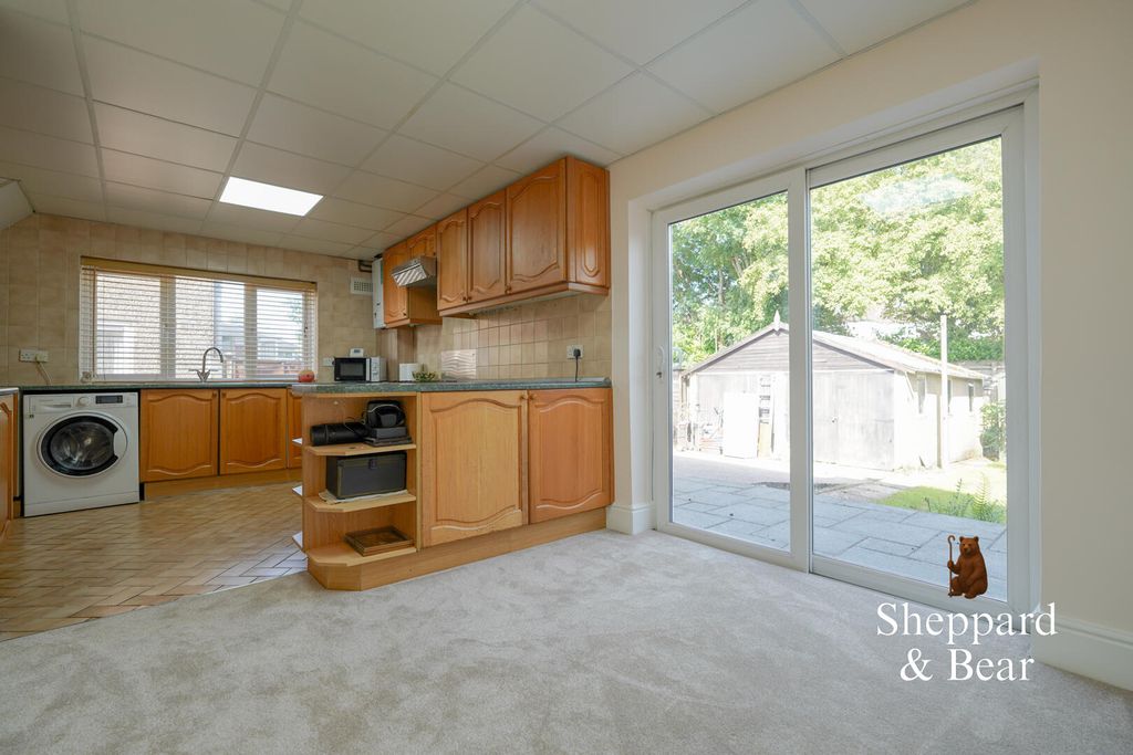 Property photo 2 of 28 Kitchen