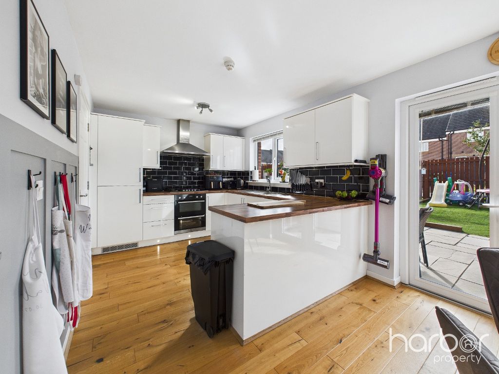 Property photo 3 of 24 4471565