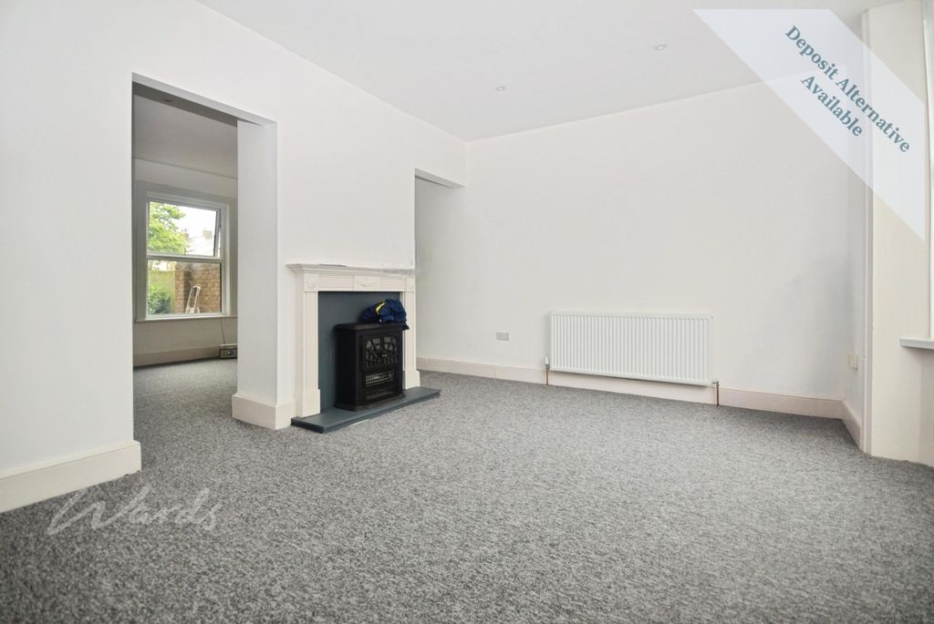 Property photo 3 of 11 Lounge