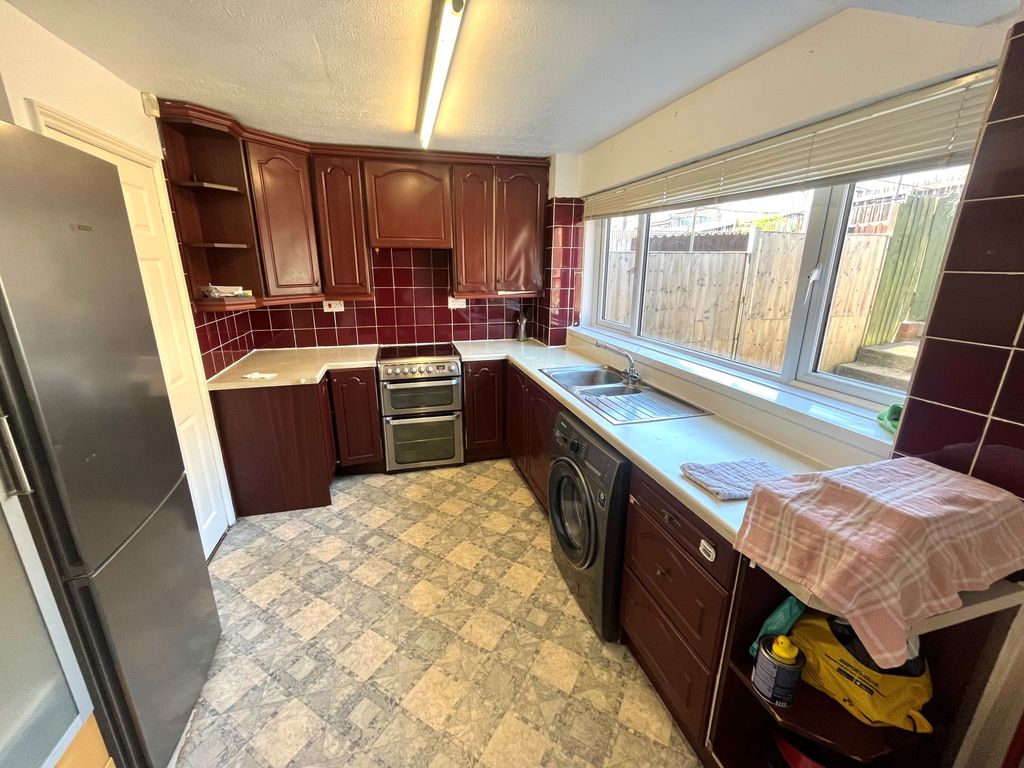 Property photo 2 of 12 Image