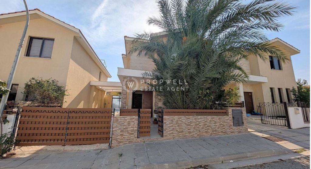 Property photo 2 of 23