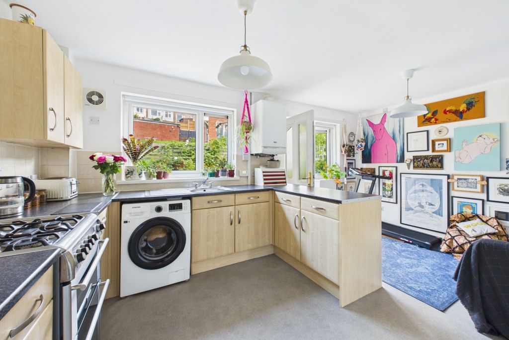 Property photo 3 of 24 Dining Kitchen