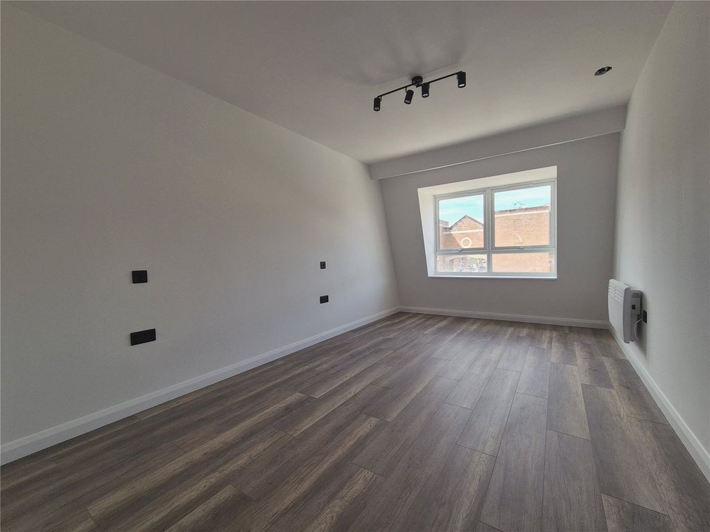 Property photo 3 of 6 Picture No. 02
