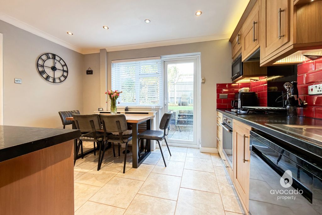 Property photo 3 of 13 4794473