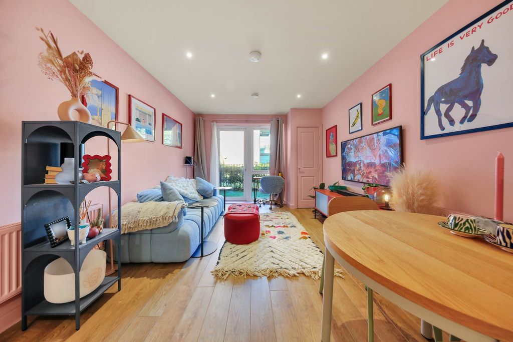 Property photo 1 of 22