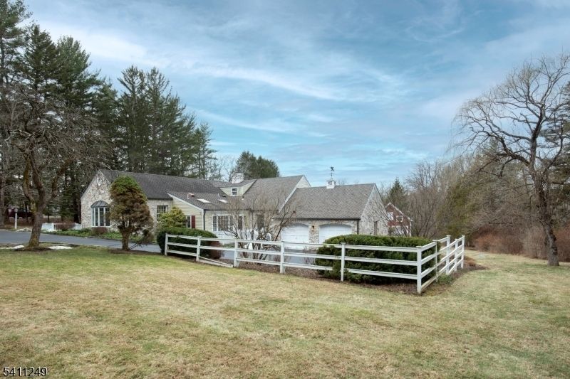 Property photo 3 of 8 <Alttext/>