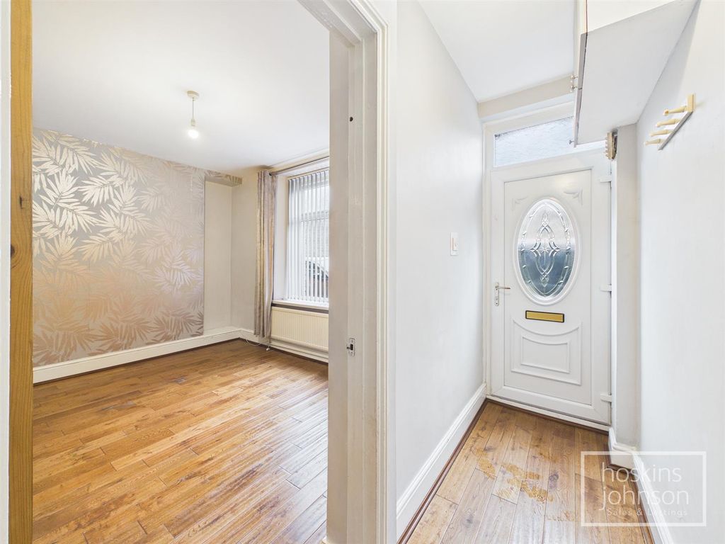 Property photo 2 of 20 Entrance Hall