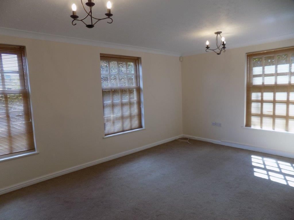 Property photo 2 of 7 Living Room