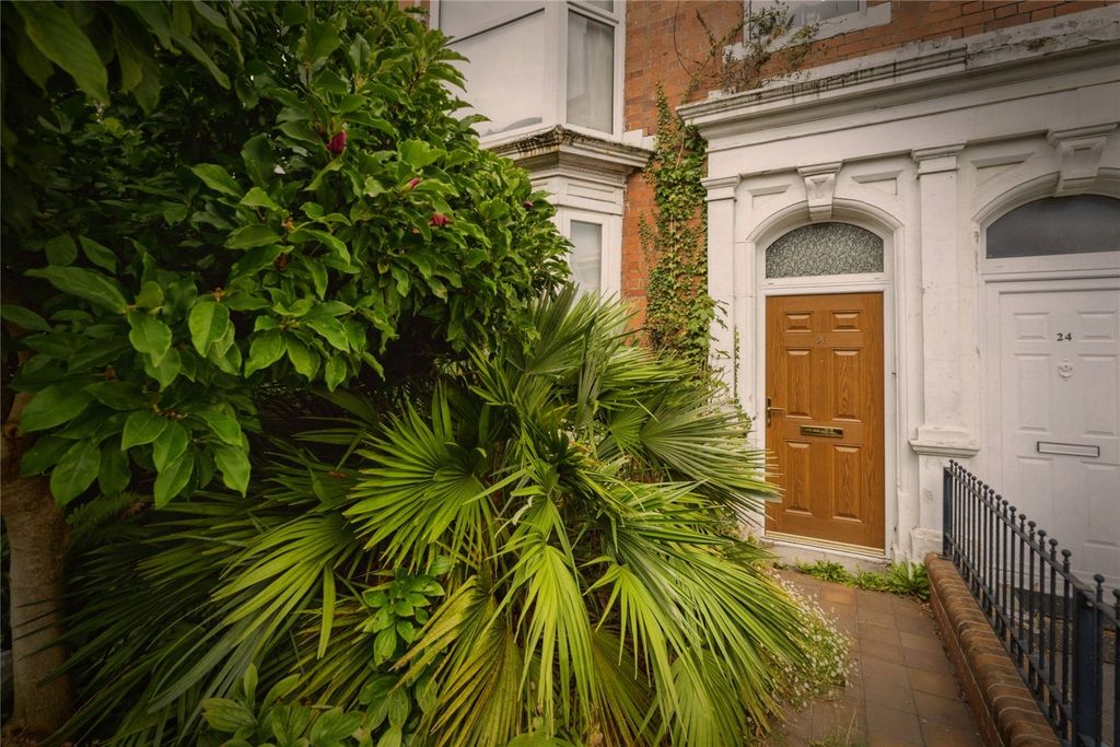 Property photo 2 of 21 Picture No. 22