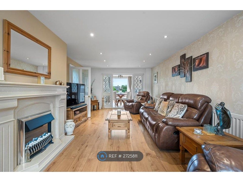 Property photo 3 of 35