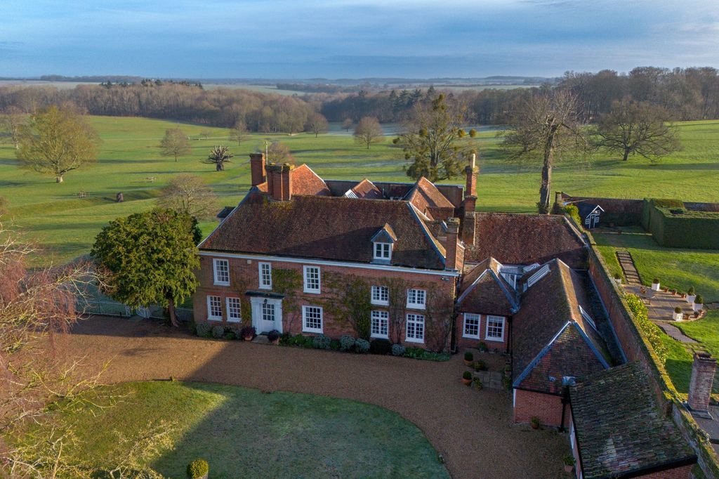 Property photo 1 of 40 Elevated Frontage