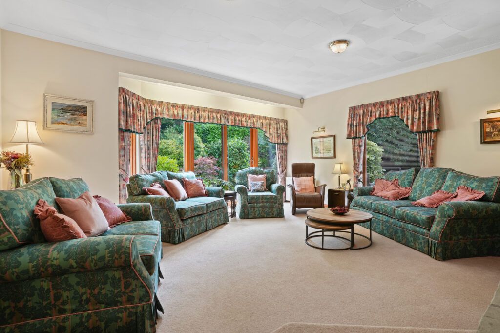 Property photo 3 of 33