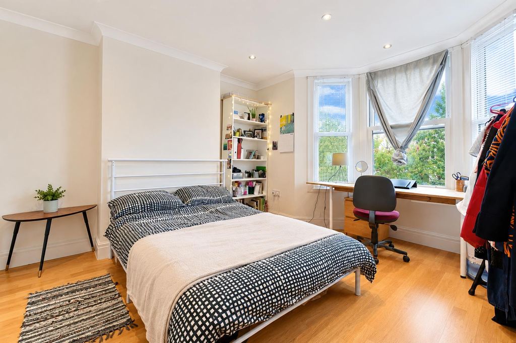 Property photo 2 of 8 Shooters Bed4.Png