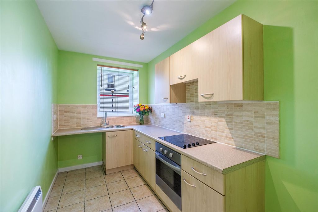 Property photo 2 of 14 Kirk Street-8.Jpg