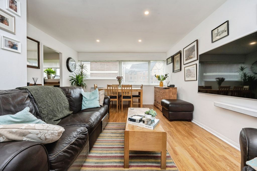 Property photo 2 of 18 Pbox-Img.Jpg