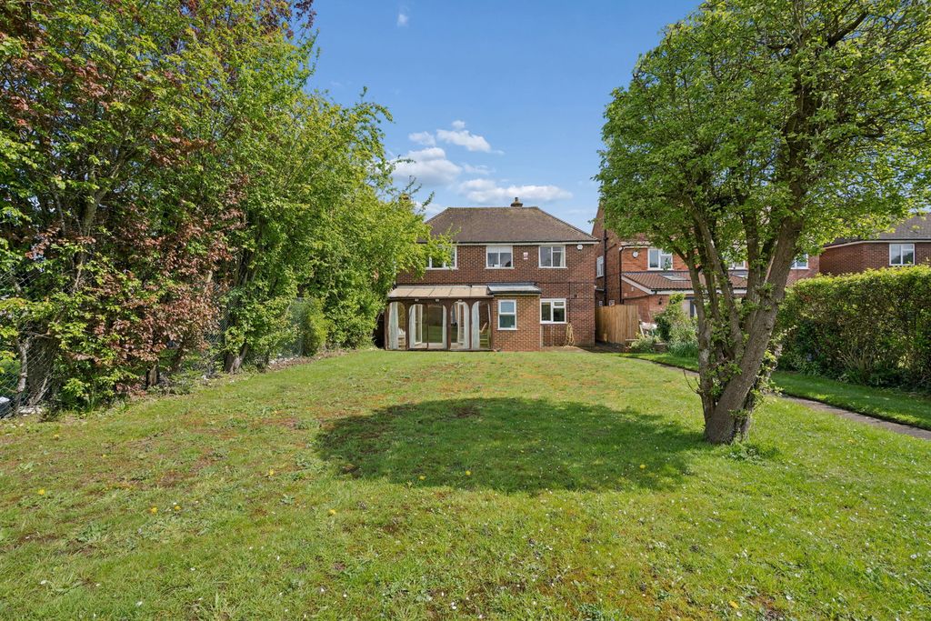 Property photo 2 of 24