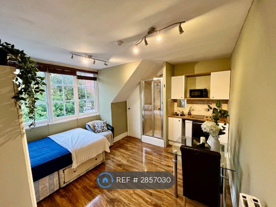 Property photo 3 of 12