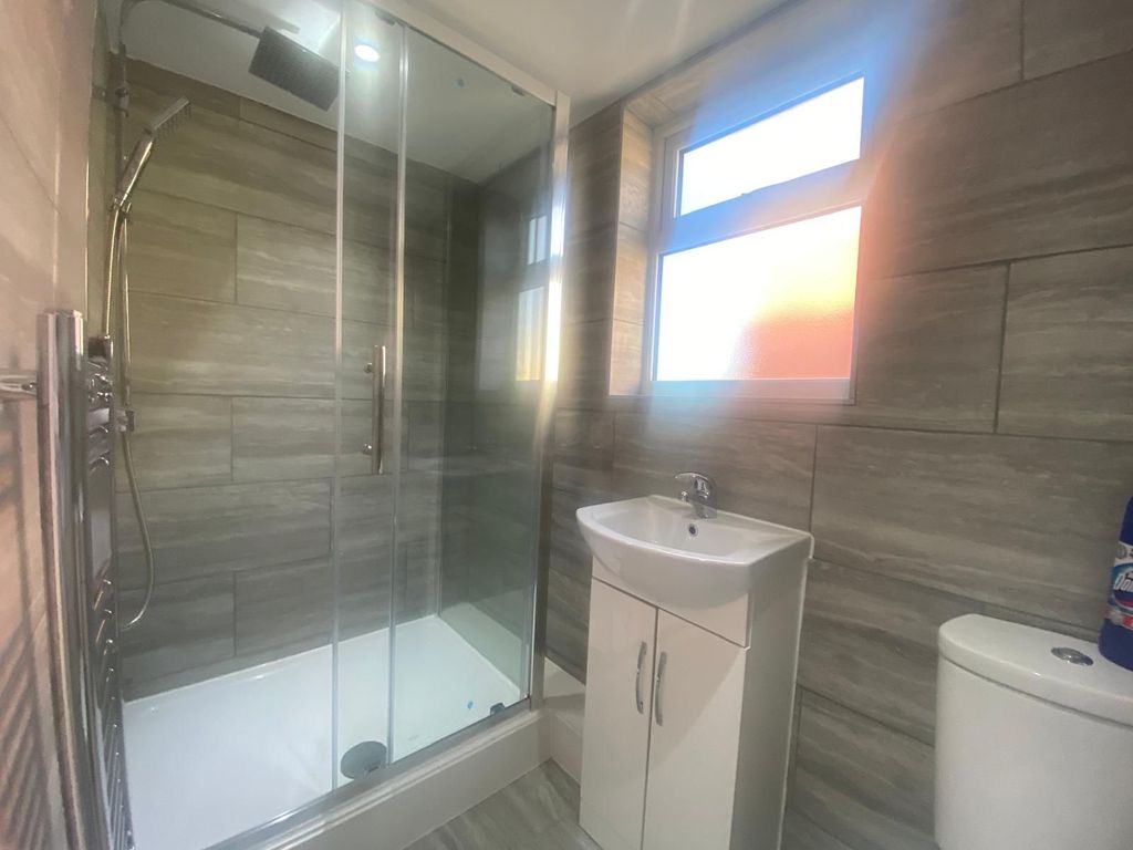 Property photo 3 of 3