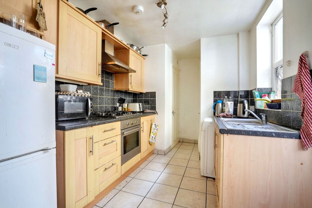 Property photo 2 of 7