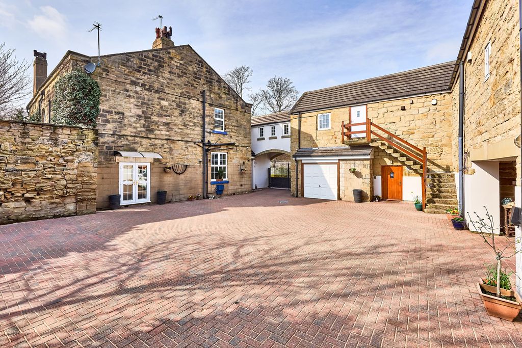 Property photo 1 of 49