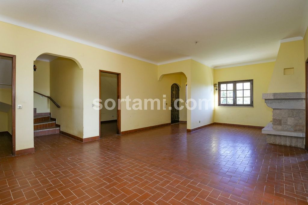 Property photo 2 of 29