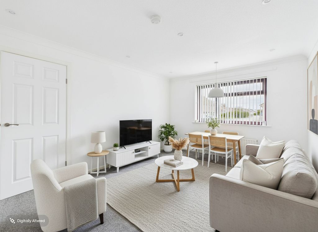 Property photo 3 of 9 Lounge/Diner