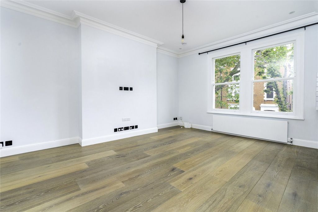 Property photo 1 of 18 Picture No. 02