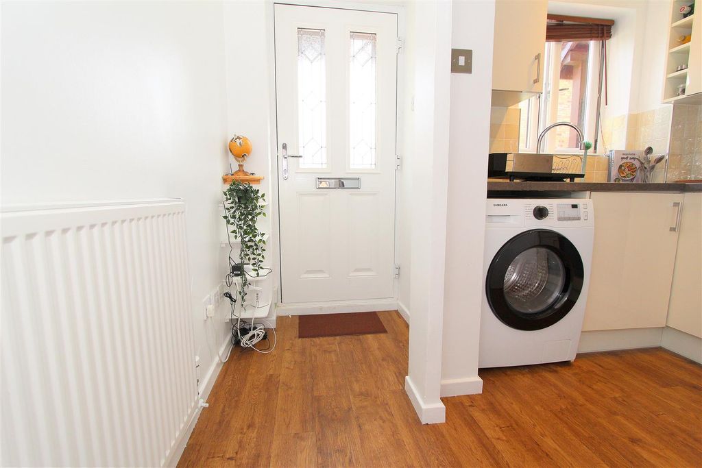 Property photo 3 of 14 Hall.Jpg