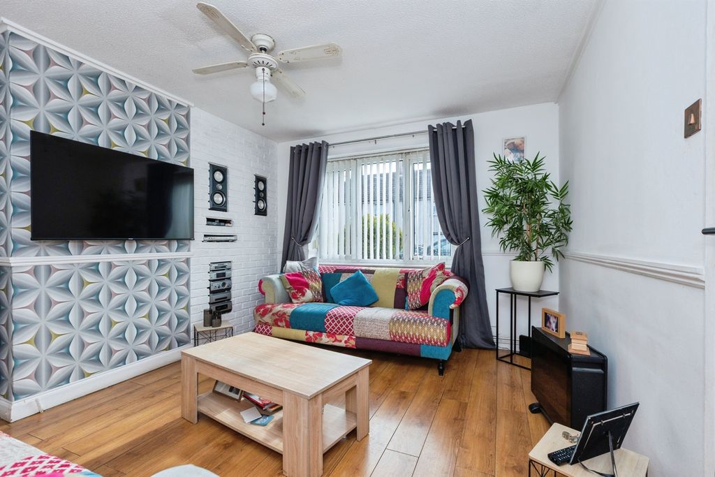 Property photo 2 of 19