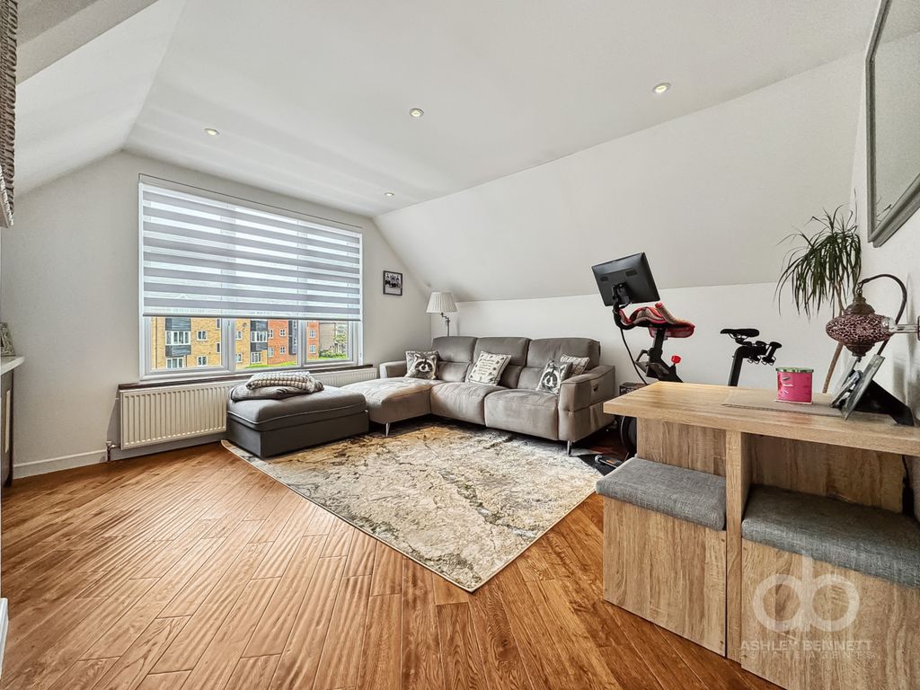 Property photo 2 of 9 03