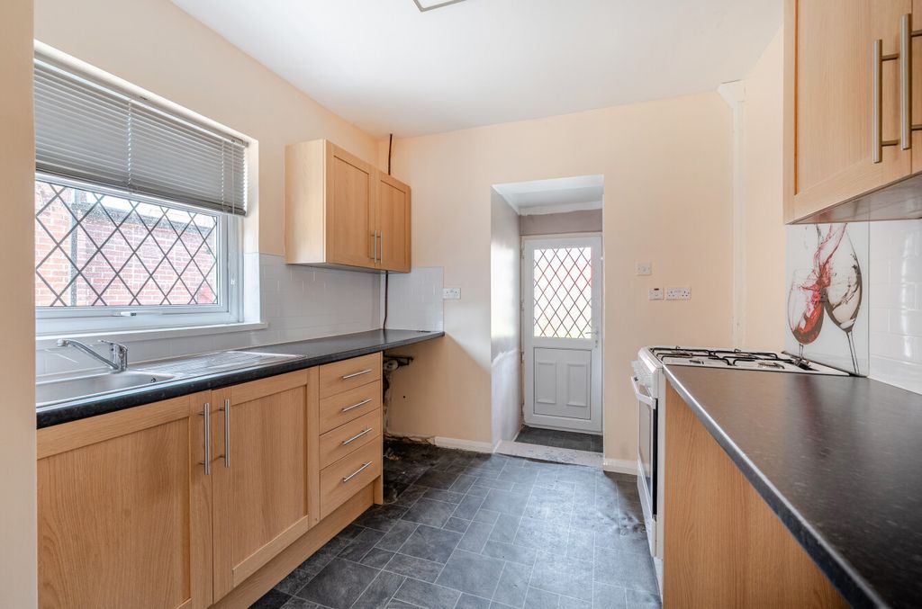 Property photo 3 of 21 1488347-16-6A50ba...