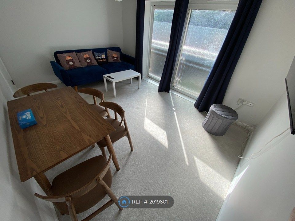 Property photo 2 of 24
