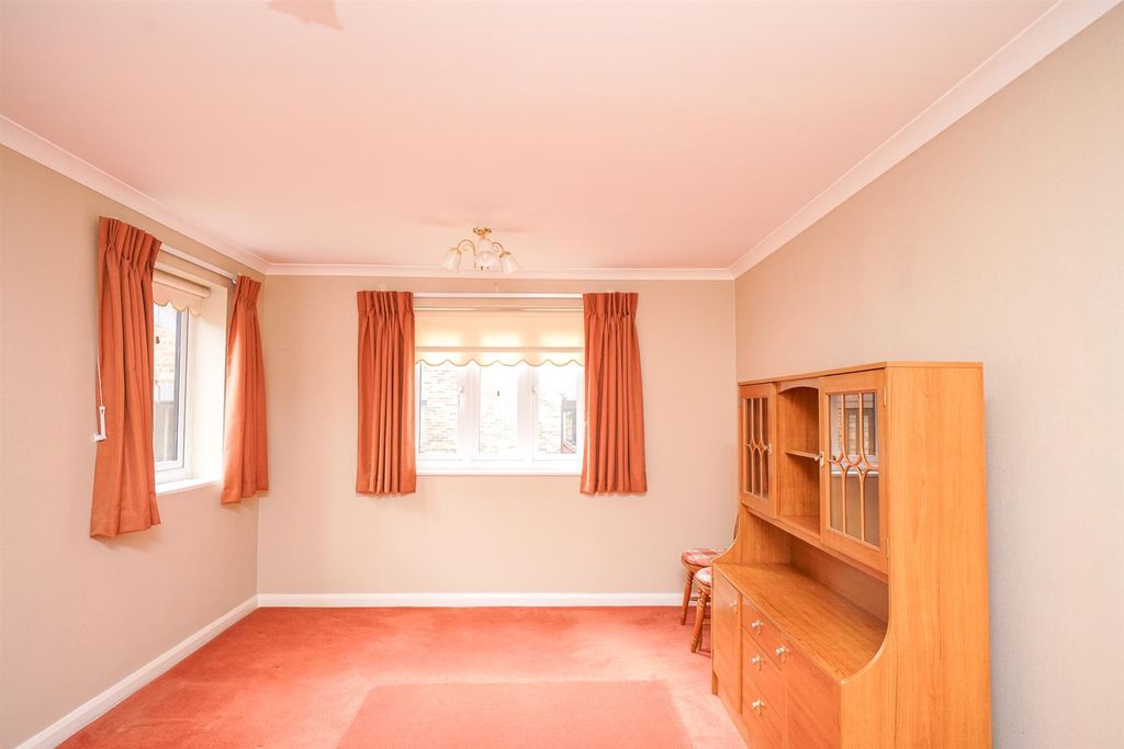 Property photo 2 of 25 26-Albeny-Gate-1010.Jpg