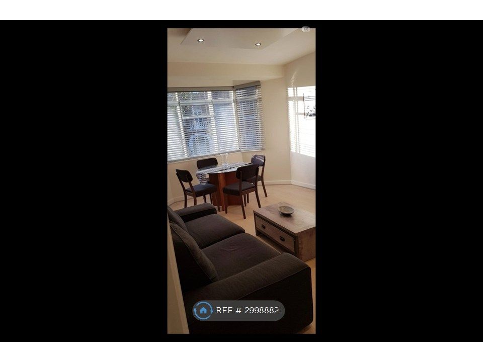 Property photo 1 of 9 Lounge 1