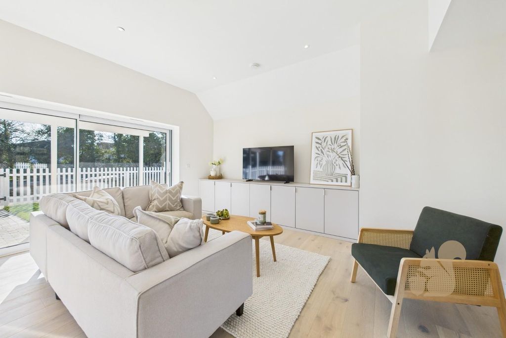 Property photo 3 of 15 Cam01254G0-Pr0396-Still008.Jpg