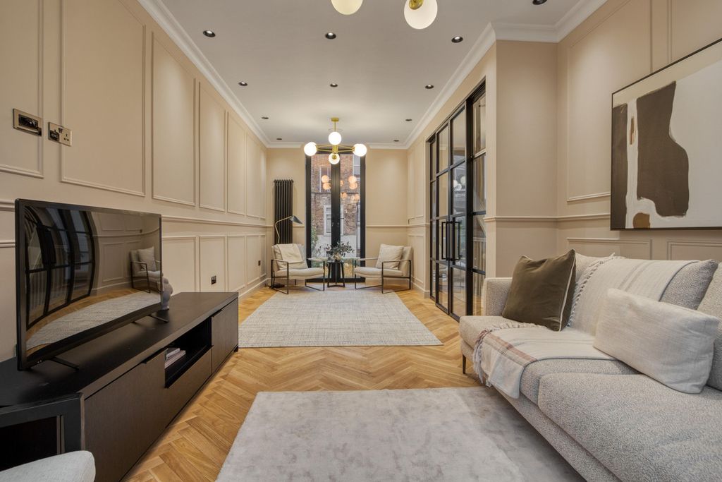 Property photo 1 of 28