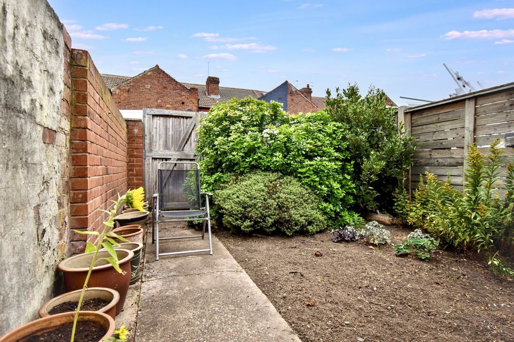 Property photo 2 of 17