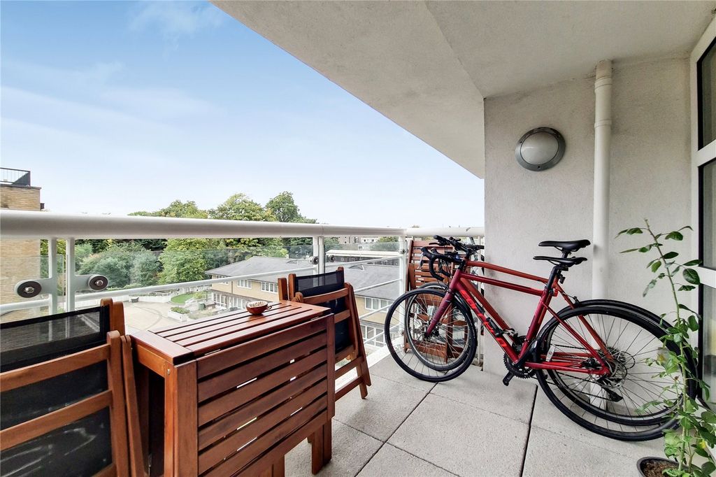 Property photo 3 of 10