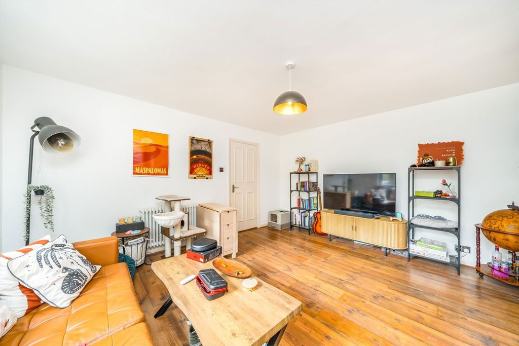 Property photo 3 of 6