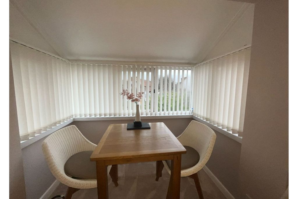 Property photo 3 of 10 Dining Area