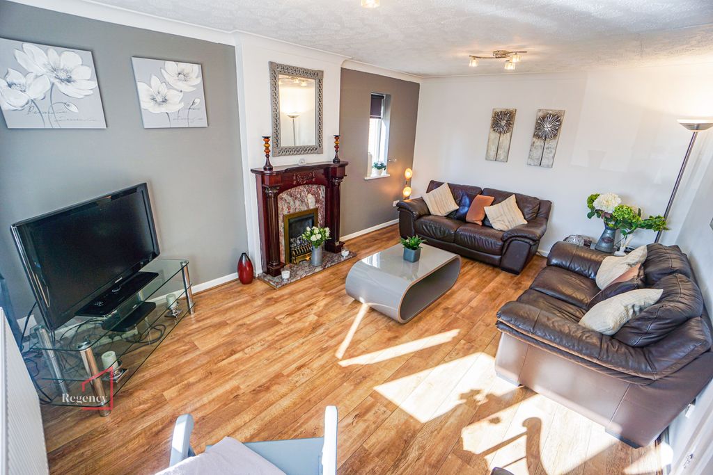 Property photo 2 of 19 Photo 8