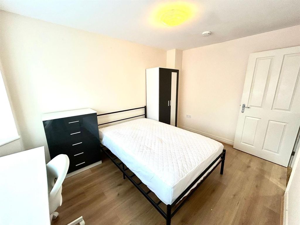 Property photo 3 of 18 0B2F5Ed9-F325-40c6-A6F6-11Fa02649E4c - Copy.Jpeg