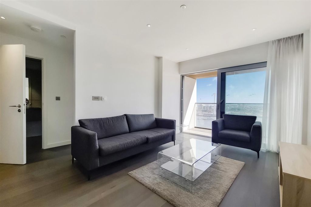 Property photo 3 of 10 3_Kitchen-Reception-1.Jpg