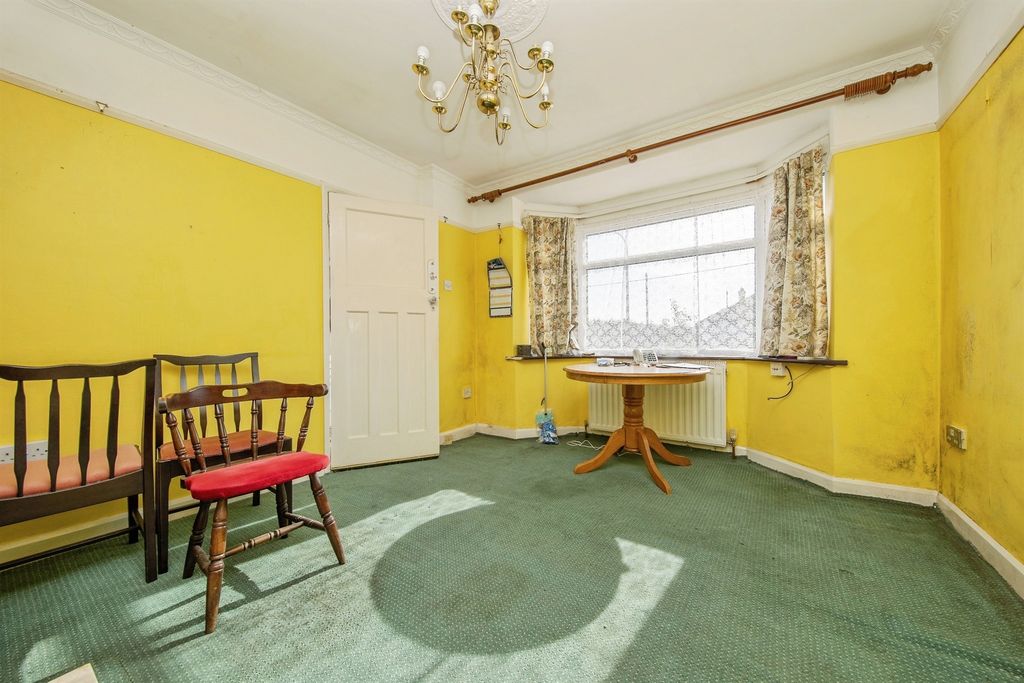 Property photo 3 of 14