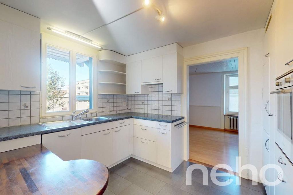 Property photo 3 of 13
