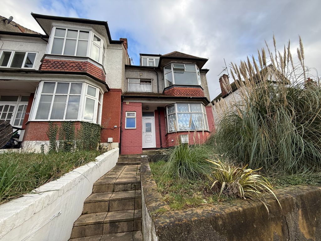 Property photo 1 of 8 Front